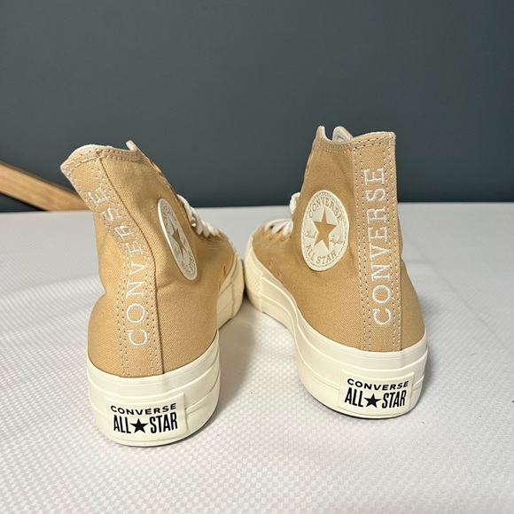 NEW CONVERSE CHUCK TAYLOR ALL STAR LIFT PLATFORM CASUAL SHOES WOMEN’S SIZE: 7.5 - Picture 10 of 15